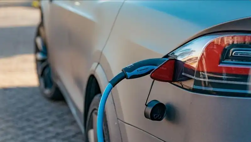 Elektrikli Araç Satışında Düşüş: Tüketiciler Neden Tereddütte?