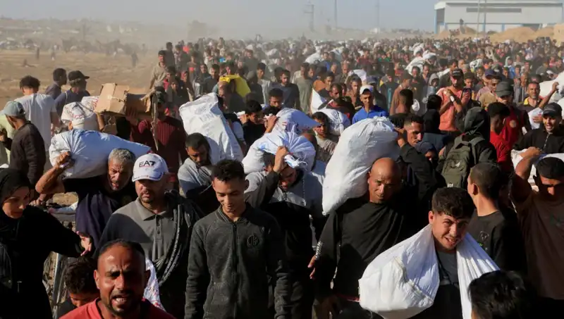 İsrail Ordusu, Han Yunus'a Kuşatma için 15 Kilometrelik Koridor Açtı