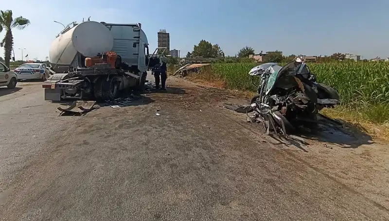 Adana'da Tanker ile Otomobil ve Kamyon Çarpıştı: Dört Yaralı!