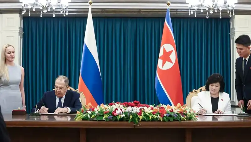 Lavrov ve Kuzey Koreli Mevkidaşı: Jeopolitik İlişkilerde Dönüm Noktası