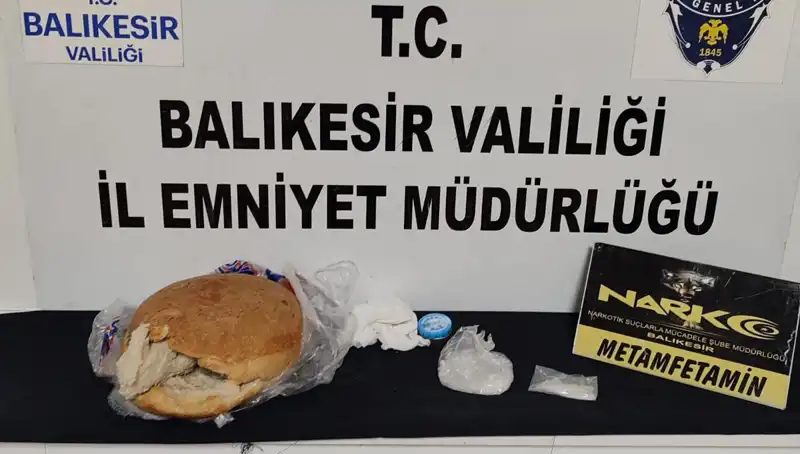 Ekmeğin İçine Gizlenmiş Uyuşturucu ile Suçüstü: 5 Kişi Tutuklandı