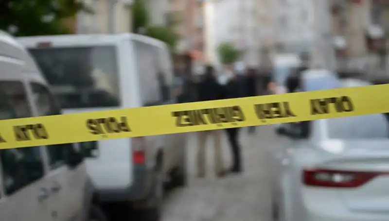 Satır ve Bıçaklı Kavga: Mahallede Kanlı Görüntüler ve Kayıplar