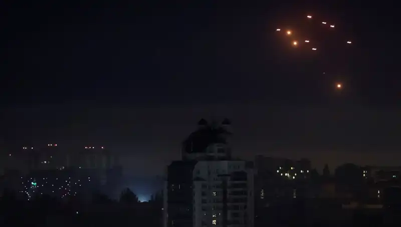 Rusya'nın Kiev'e Yönelik Hava Saldırıları: Sumi'de Yeni Tahliye Genelgesi