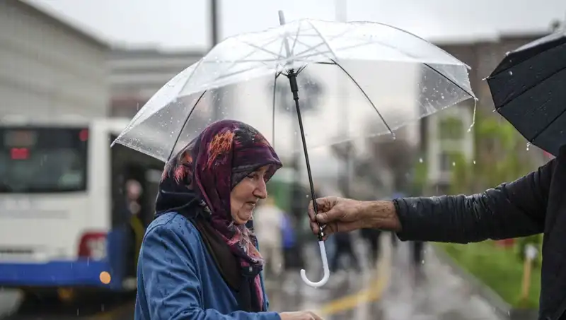 Türkiye'de Gök Gürültülü Sağanak Yağmur Beklentisi: Bugün Hava Nasıl Olacak?