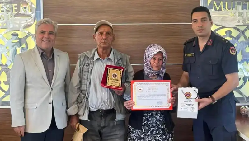 Tek Evlerini Jandarmaya Bağışlayan Aileden Duygu Dolu Hareket