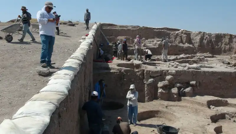 Oylum Höyük’teki Kazı Çalışmaları Sıcak Havaya Rağmen Devam Ediyor!