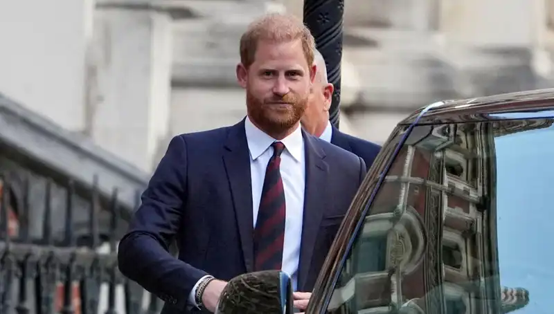 Prens Harry Ailesiyle Barışmak İstediğini Açıkladı