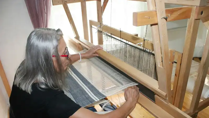 Eski Giysilerin İplerinden Yeni Eşyalar: Yenilikçi Bir Dönüşüm