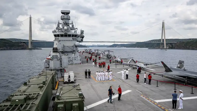 TCG Anadolu: Türkiye'nin İlk Uçak Gemisi Sarayburnu'ndan Ayrıldı
