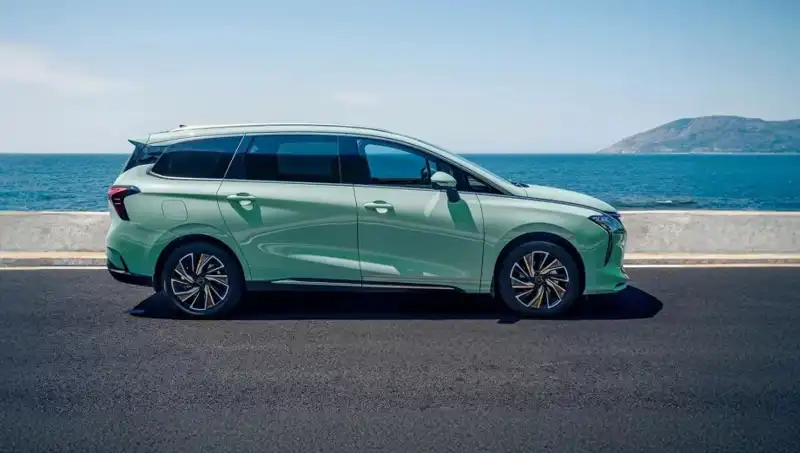 Türkiye'de Çıkan Yeni Çin Otomobili Forthing Fiyatları ve Özellikleri