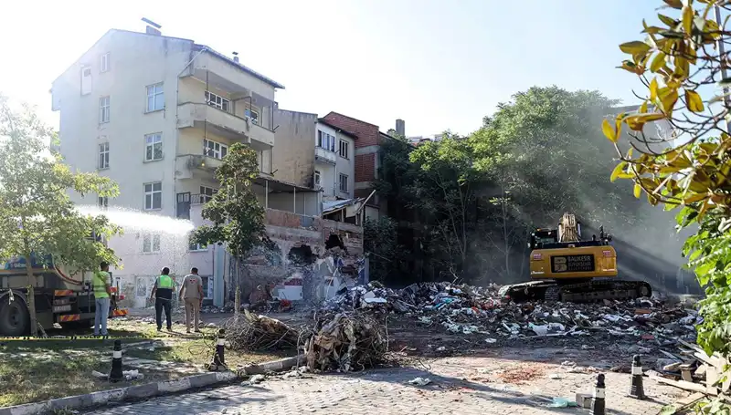 Sındırgı’da Sarsıntılar Devam Ediyor: Artçılar İle Endişeler Artıyor