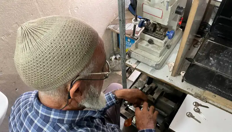 28 Yılda 4 Metrekarelik Dükkanda Oluşturduğu Miras: "Burayı Saray Gibi Sevdim"