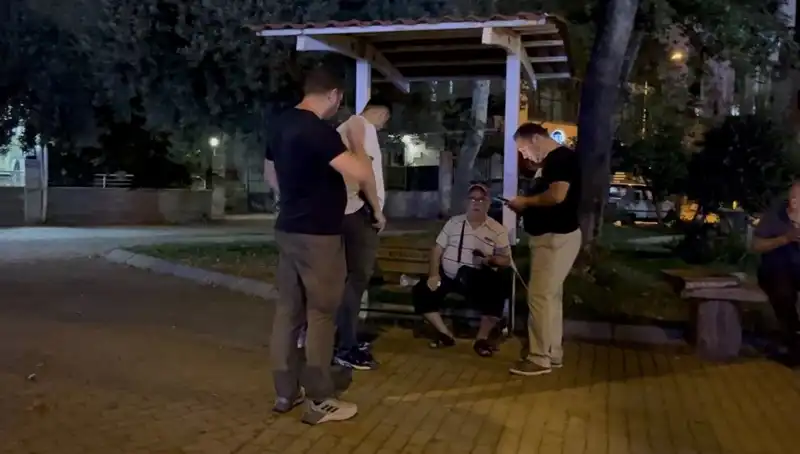 Kısmı Görme Kaybı Olan Adamın Telefonunu Çalan Hırsızlar Yakalandı