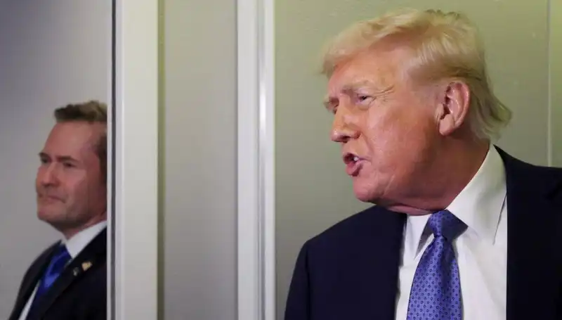 Trump'ın Görevden Alma Kararı: Mike Waltz Olayı ve Arkasındaki Gerçekler