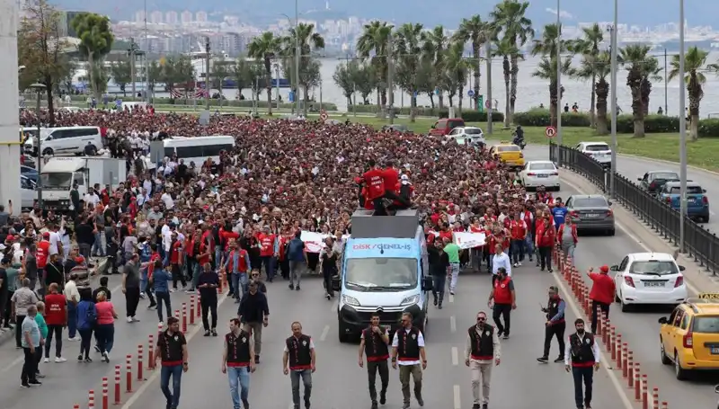 İzmir’de Grevde İlk 4 Gün: İşçiler Hakkını Arıyor