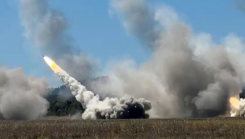 Avustralya'nın En Büyük Askeri Tatbikatında HIMARS Atışı Gerçekleştirildi!