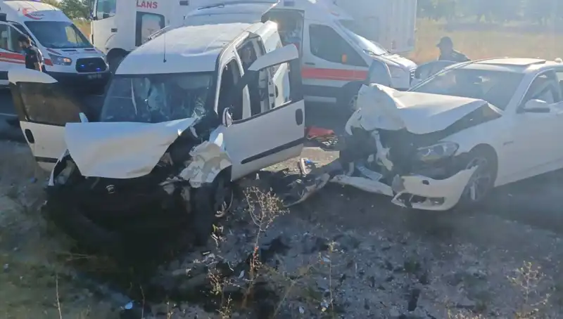 Nevşehir’de Can Pazarına Dönüşen Trafik Kazasında 14 Yaralı