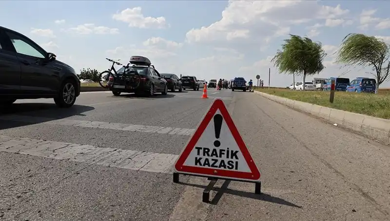 Adana'da Feci Trafik Kazası: 1 Kişi Hayatını Kaybetti, 1 Yaralı