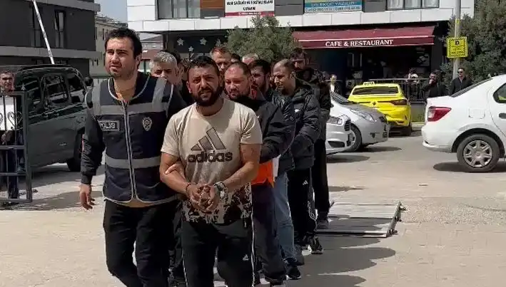 Edirne'de Yıldırım Hızında Operasyon: Yedi Firari Şüpheli Yakalandı