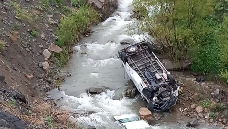 Hakkari'de Minibüs Devrildi: Feci Kaza Sonrası Acı Kayıplar
