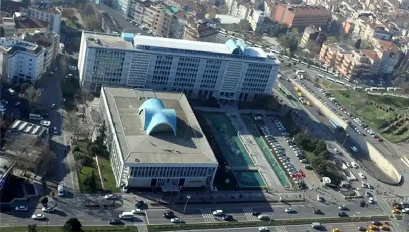 İBB Soruşturmasında WhatsApp’ın Gizli Grubu: Enderun Mesajları Ne Anlatıyor?