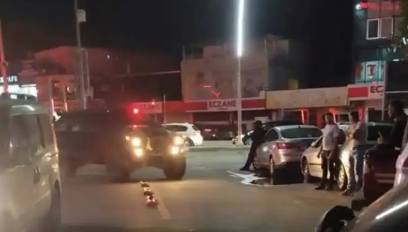 Kardeşini Bıçakla Yaralayan Genç, Annesini Savunarak Canından Oldu