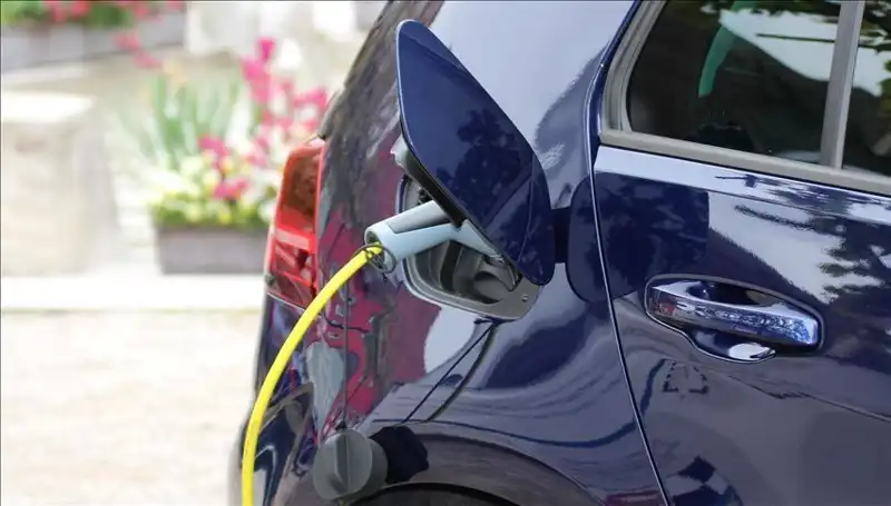 Tesla’ya rakip: Yeni elektrikli araç 1500 km menzil sunuyor!