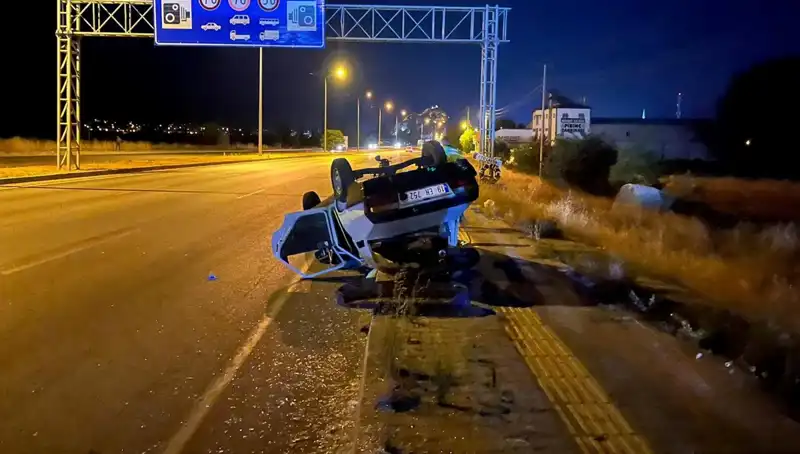 TIR’ın Sıkıştırdığı Otomobil Takla Attı: Olayda Bir Kişi Yaralandı