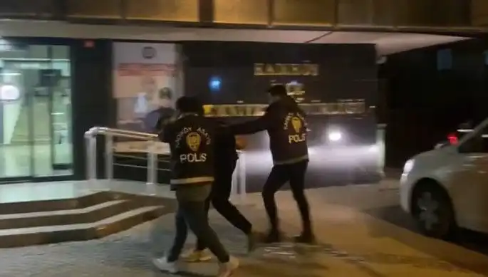 Galatasaray Taraftarına Saldıran Şahıs Ele Geçirildi: Olayın Detayları Ortaya Çıktı
